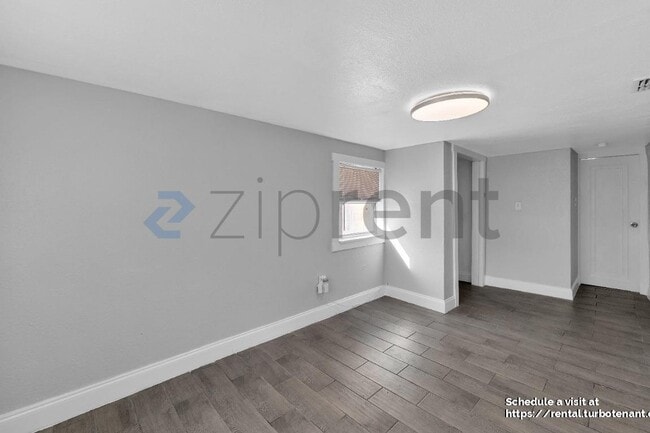 Building Photo - 9402 N 16th St