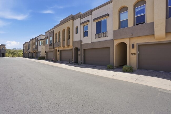 Building Photo - 7471 E Paraiso Dr