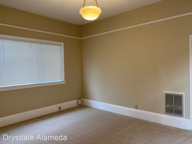 Building Photo - 1 br, 1 bath House - 878 Oak Street