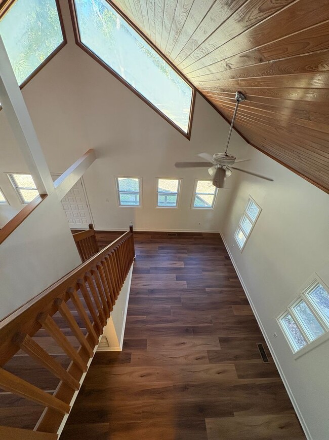 Foto del edificio - One-of-a-kind Home on 2.2 Acres – $1,700/m...