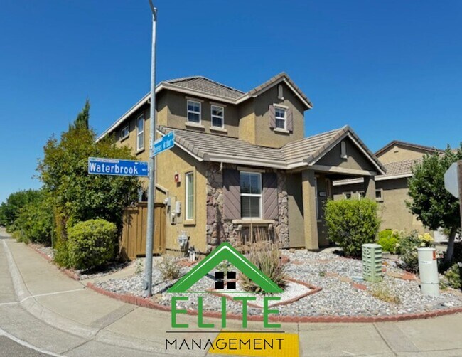 Building Photo - **SOLAR PANELS AND FORMER MODEL HOME!!**