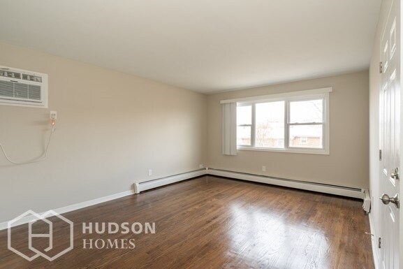 Building Photo - NOW AVAILABLE! - 221 SUSSEX ST Unit 2, Har...