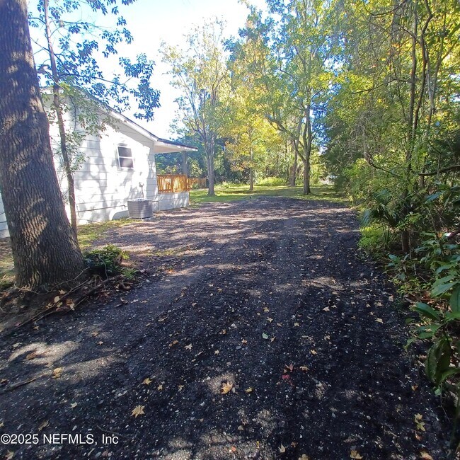 Foto del edificio - 6343 Ortega Farms Blvd