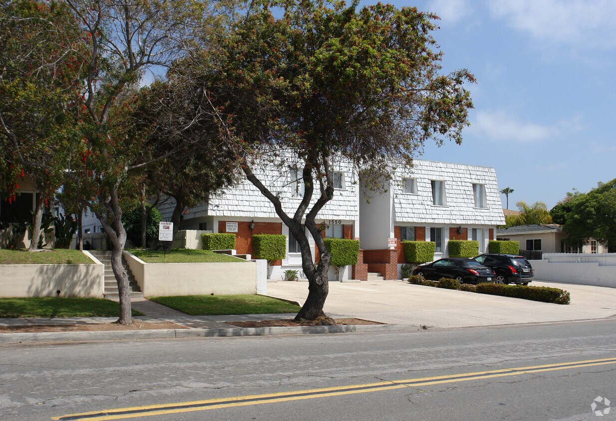 Building Photo - 1550 Pacific Beach Dr