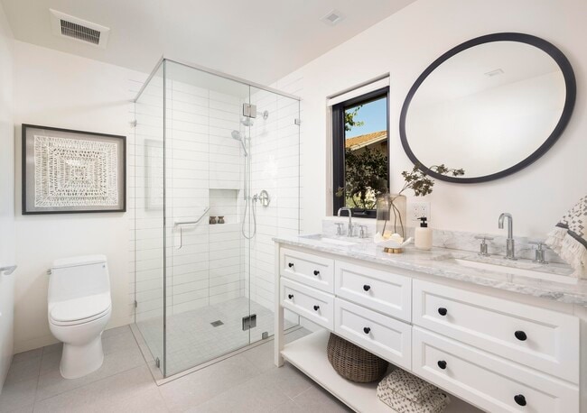 Building Photo - 543 N La Cumbre Rd
