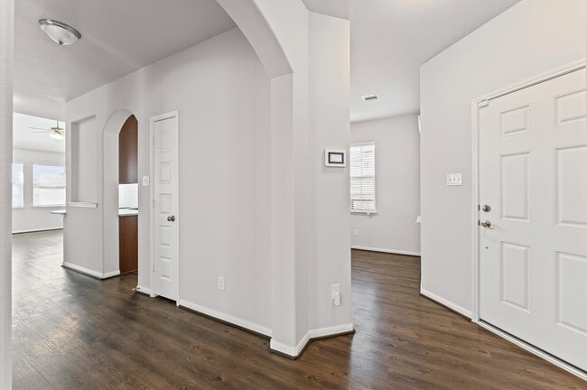 Building Photo - 15207 Lake Erie Dr