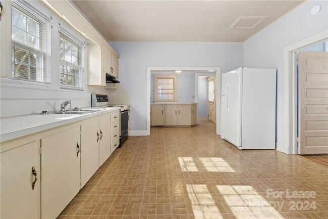 Building Photo - 415 Ross Ave