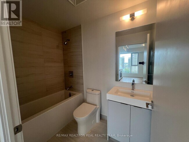 Photo du bâtiment - 804 - 474- CALDARI ROAD