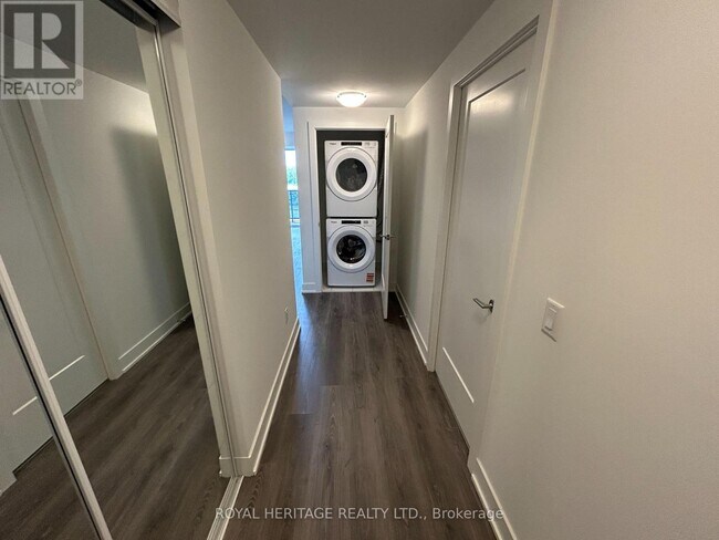 Photo du bâtiment - 2545-2545 Simcoe St N
