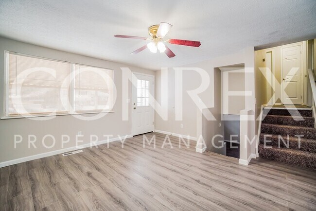 Foto del edificio - Beautiful 3 Bedroom with Fenced Backyard!