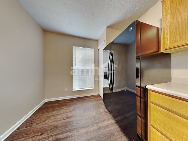 Foto del edificio - 3416 Montgomery Dr