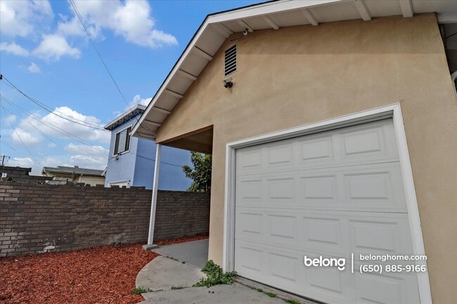 Building Photo - 683 Harbour Way