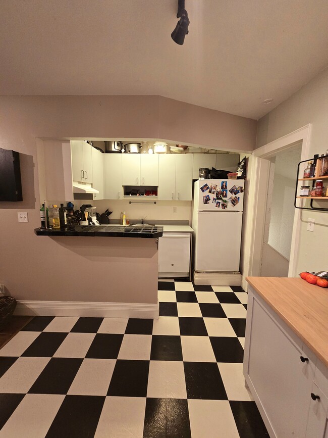 Photo du bâtiment - 184 Broadway Av