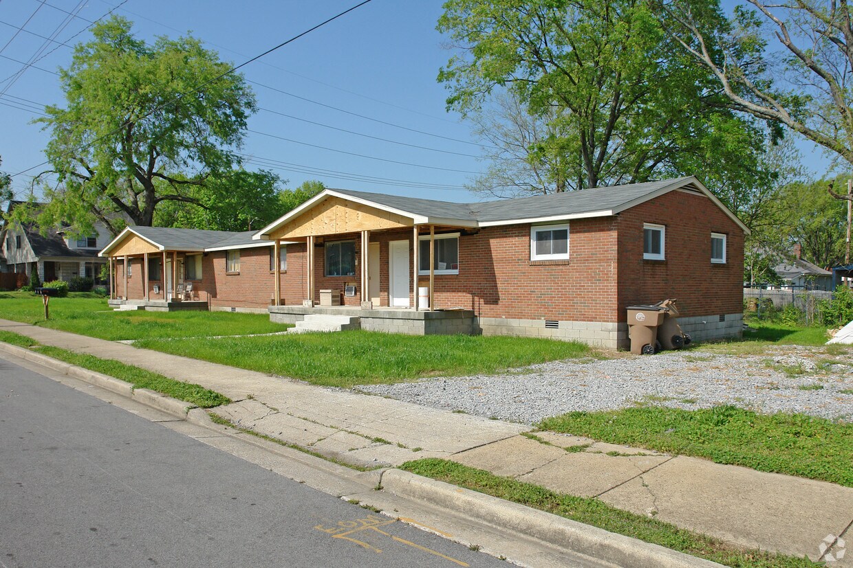 Building Photo - 1300 Tremont Ave