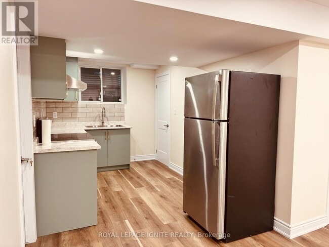 Building Photo - 400 Freure Dr