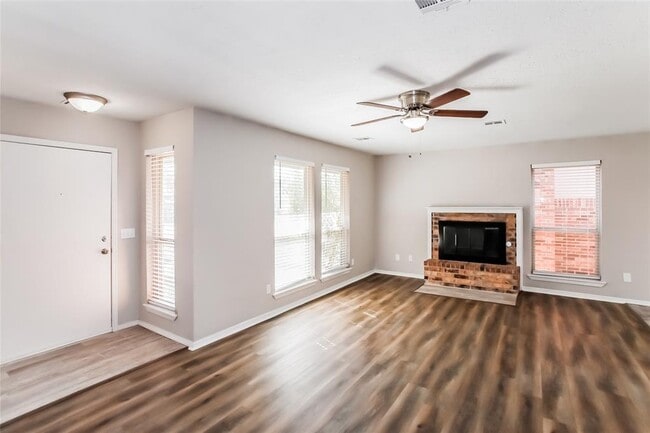 Building Photo - 2837 Green Canyon Dr