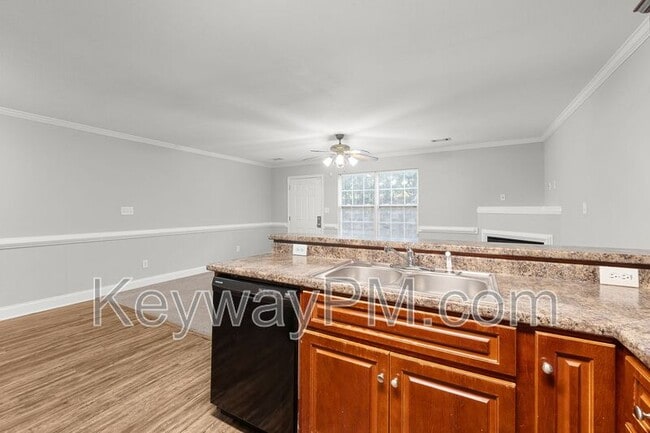 Building Photo - 2054 Reserve Ln