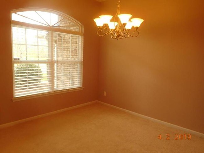 Building Photo - 2509 Kinmere Dr