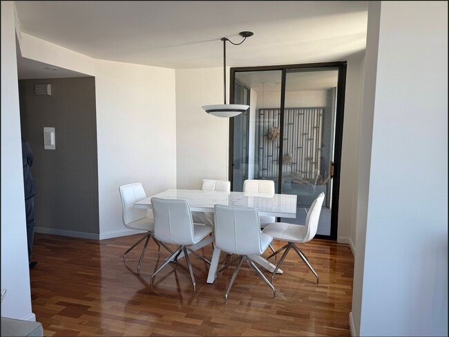 Photo - 150 Lombard St Apartment