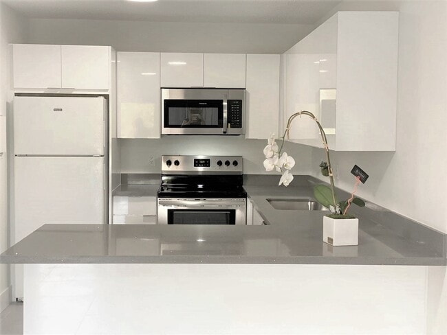 Photo - 8005 Lake Dr Apartment