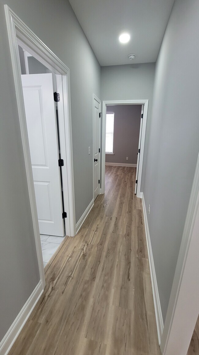 Foto del edificio - 1031 Wessex Dr