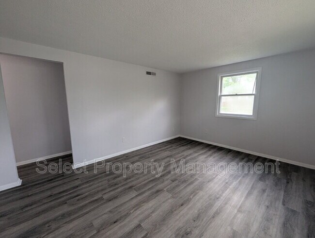 Foto del edificio - 4130 Thorton Dr