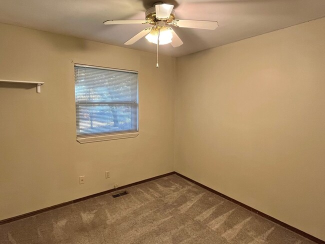 Foto del edificio - Cute 3 Bed 1.5 Bath in Edmond Area