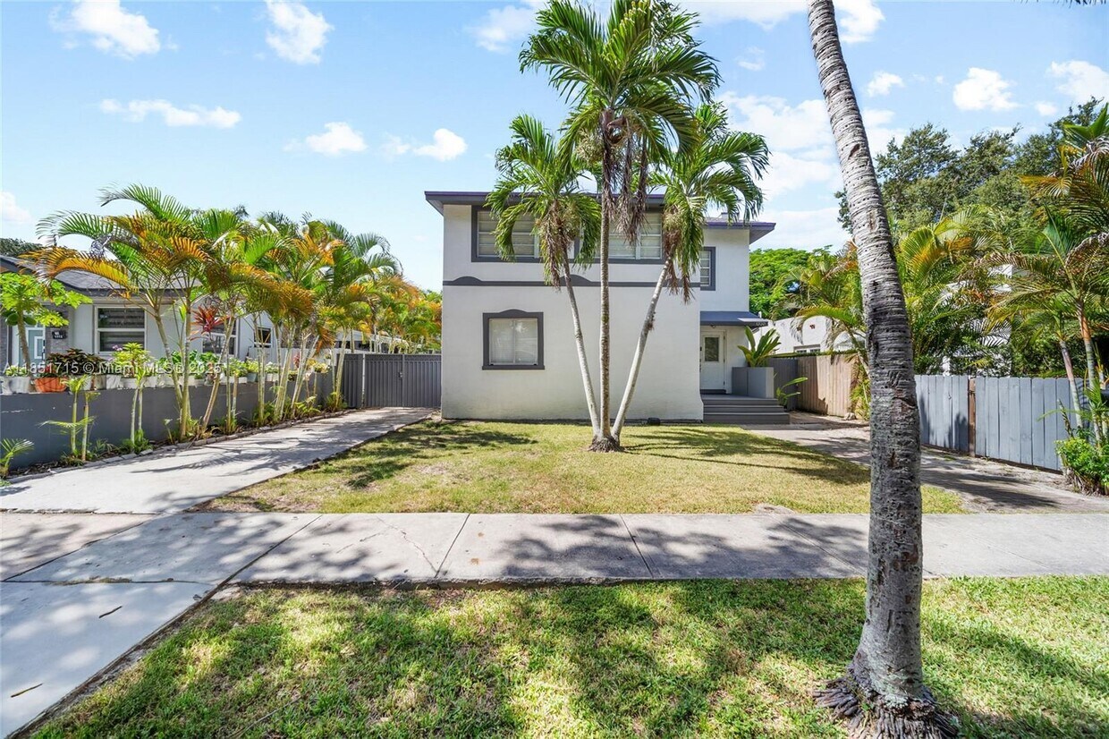 Foto principal - 1520 SW 11th Terrace
