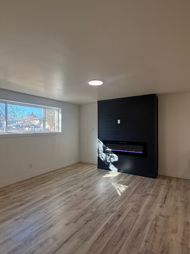 Building Photo - 6828 W Kirkwood Dr