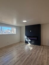 Building Photo - 6828 W Kirkwood Dr