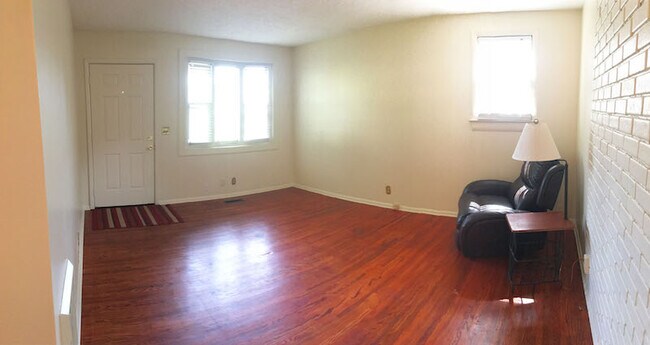 Building Photo - 208 Alta Loma Rd