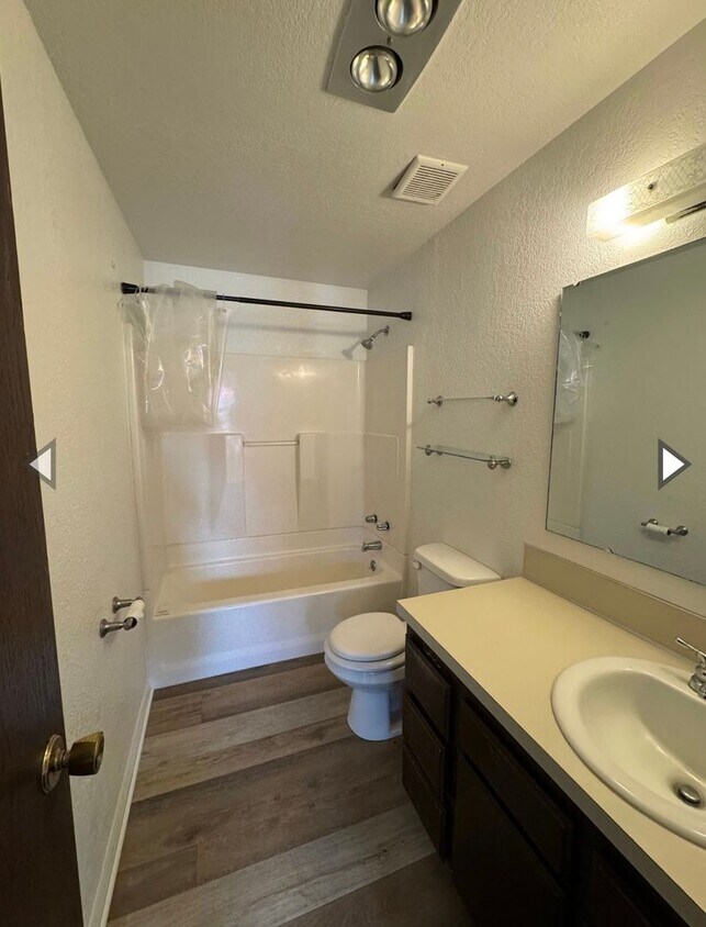 Foto del edificio - 121 Hudson Ave