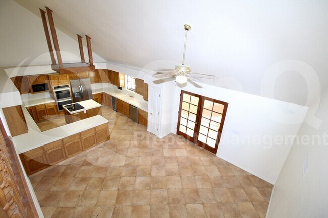 Foto del edificio - 1605 Fairway Pl
