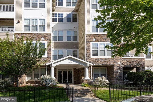 Foto del edificio - 12824 Clarksburg Square Rd