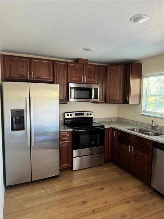 Foto del edificio - 1325 Cloverlawn Ave