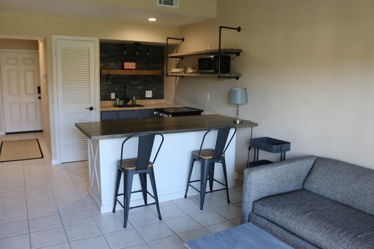 Primary Photo - 1255E Ponce Island Dr