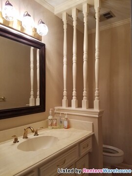 Foto del edificio - 5527 Pine Arbor Dr