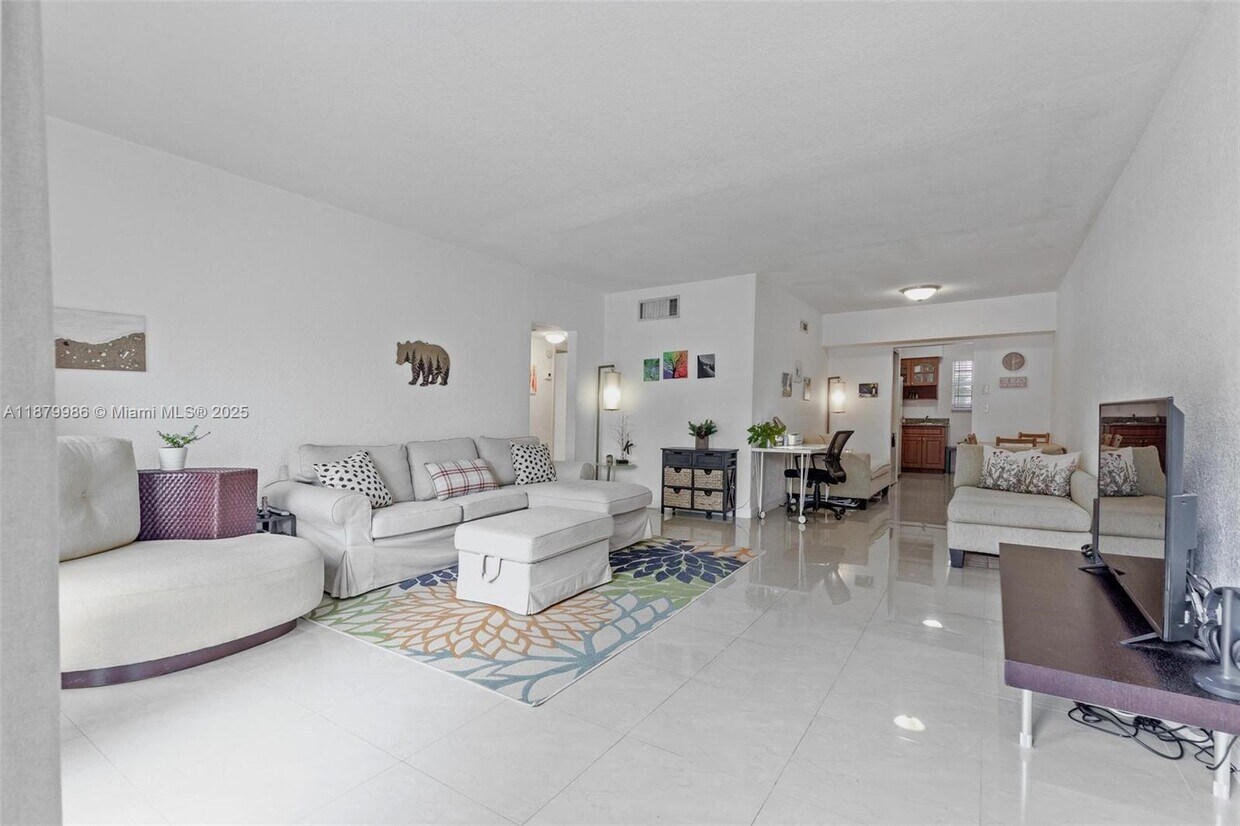 Foto principal - 9280 Bay Harbor Terrace