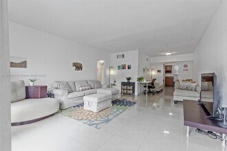 Building Photo - 9280 Bay Harbor Terrace