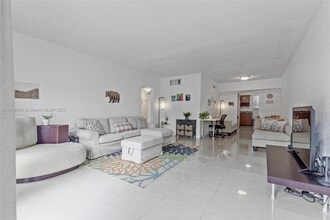 Building Photo - 9280 Bay Harbor Terrace
