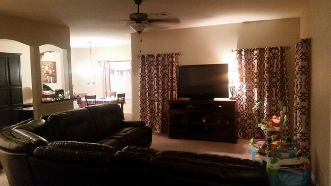 Foto del edificio - 4924 Gold Ranch Ave