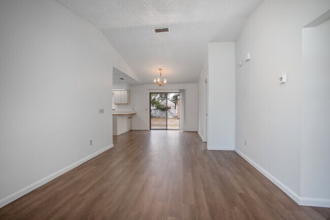 Foto del edificio - 142 Cascade St