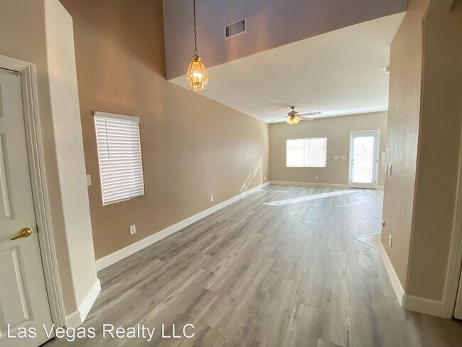 Building Photo - 3 br, 2.5 bath House - 8911 AUSTIN RIDGE AVE