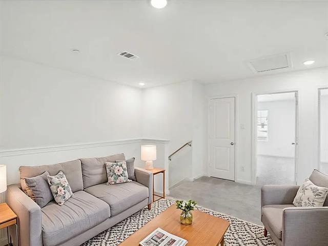 Building Photo - 233 Berthe Ct