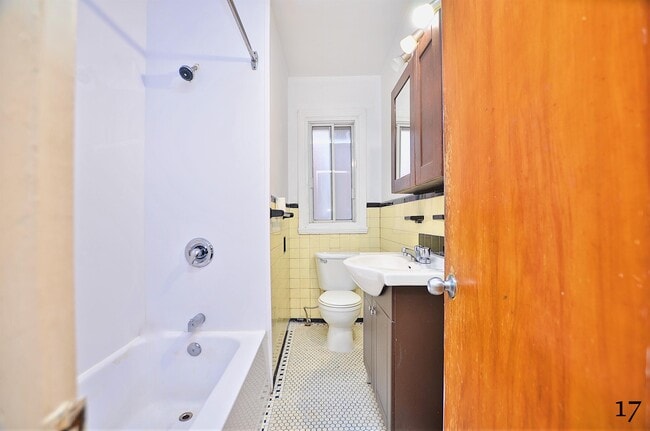 Building Photo - 2390 Pie-IX Blvd