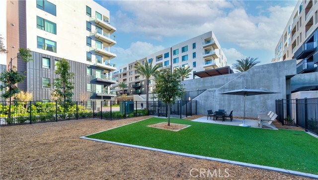 Building Photo - 2207 Rivington