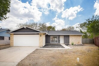 Building Photo - 7506 Lincoln Village Dr