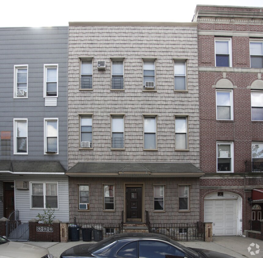 Building Photo - 104 Jackson St