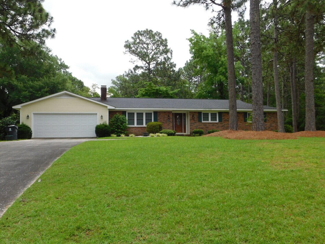 Primary Photo - 300 Midlothian Dr