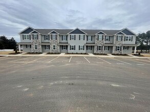 Building Photo - 1006 Peony Ln